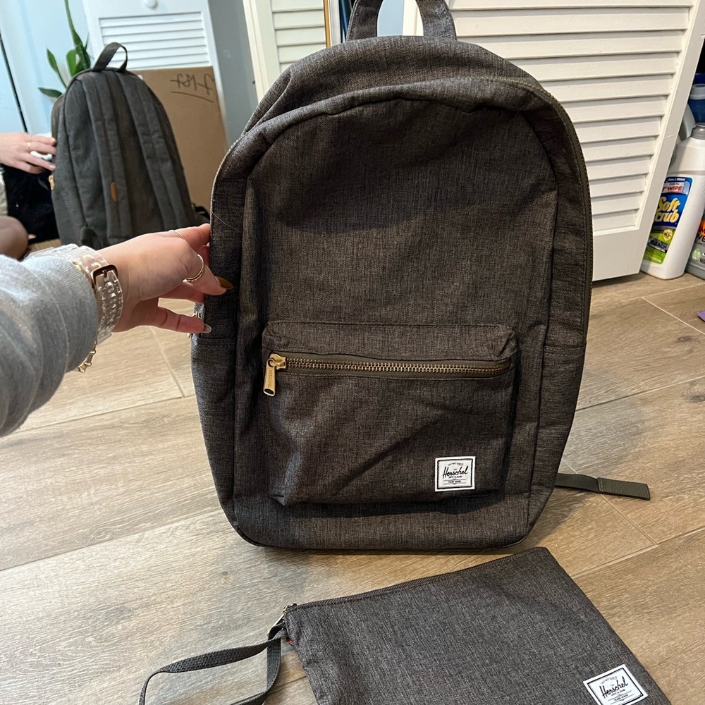 Herschel backpack plus matching pouch